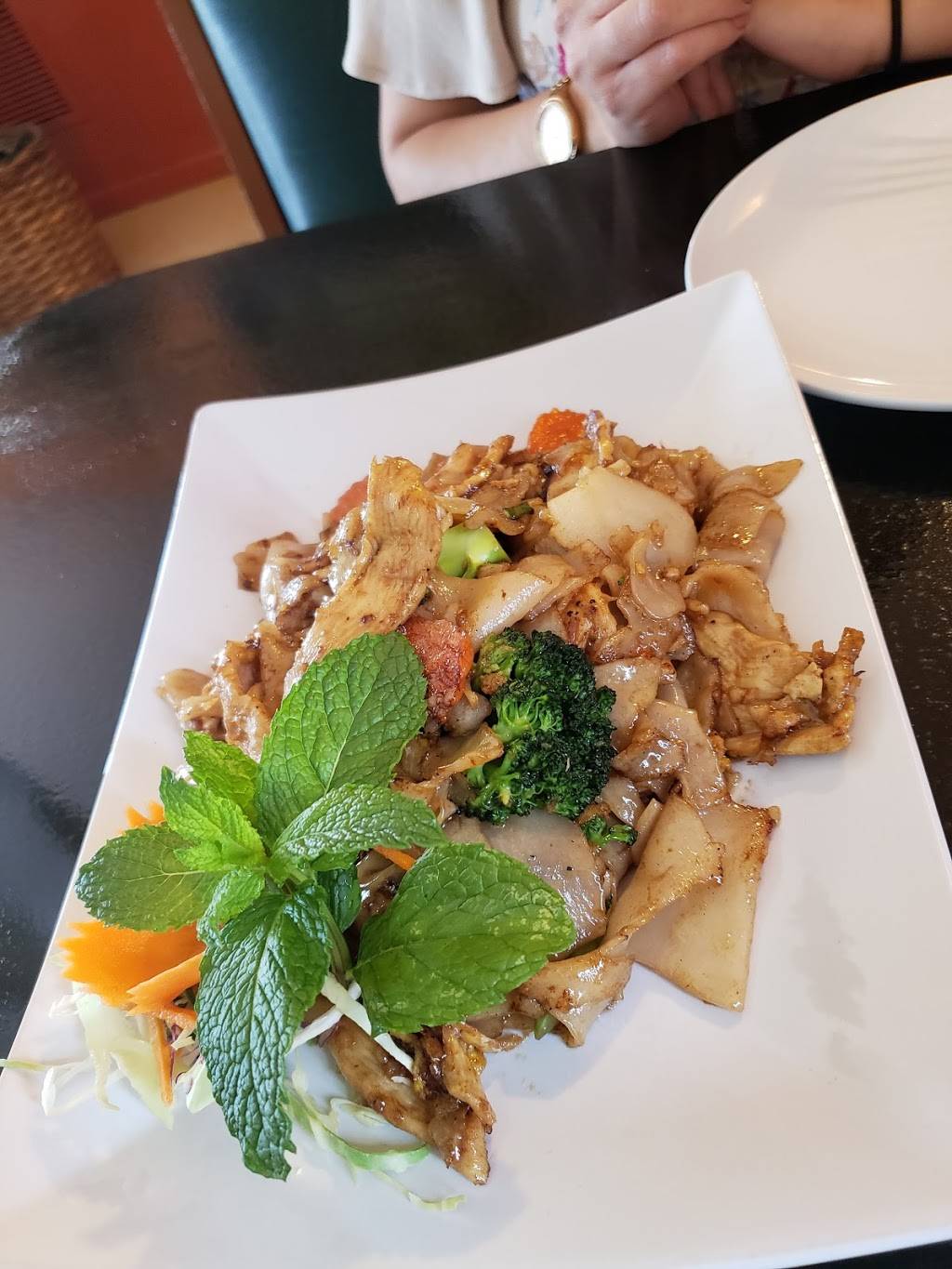 Kanlaya Thai Kitchen | restaurant | 4779 William Flinn Hwy, Allison Park, PA 15101, USA | 4122133800 OR +1 412-213-3800