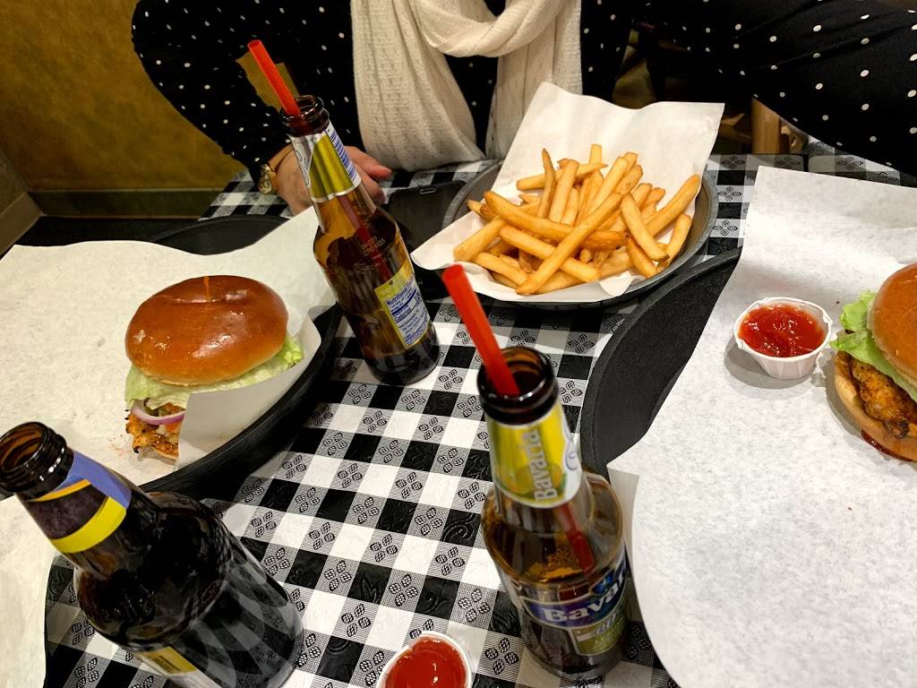 Burger City | restaurant | 6456 College Rd, Lisle, IL 60532, USA | 6308579599 OR +1 630-857-9599