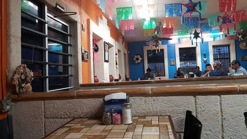 Las Pichanchas Cafe | restaurant | 450 Fredericksburg Rd, San Antonio, TX 78201, USA | 2107353715 OR +1 210-735-3715