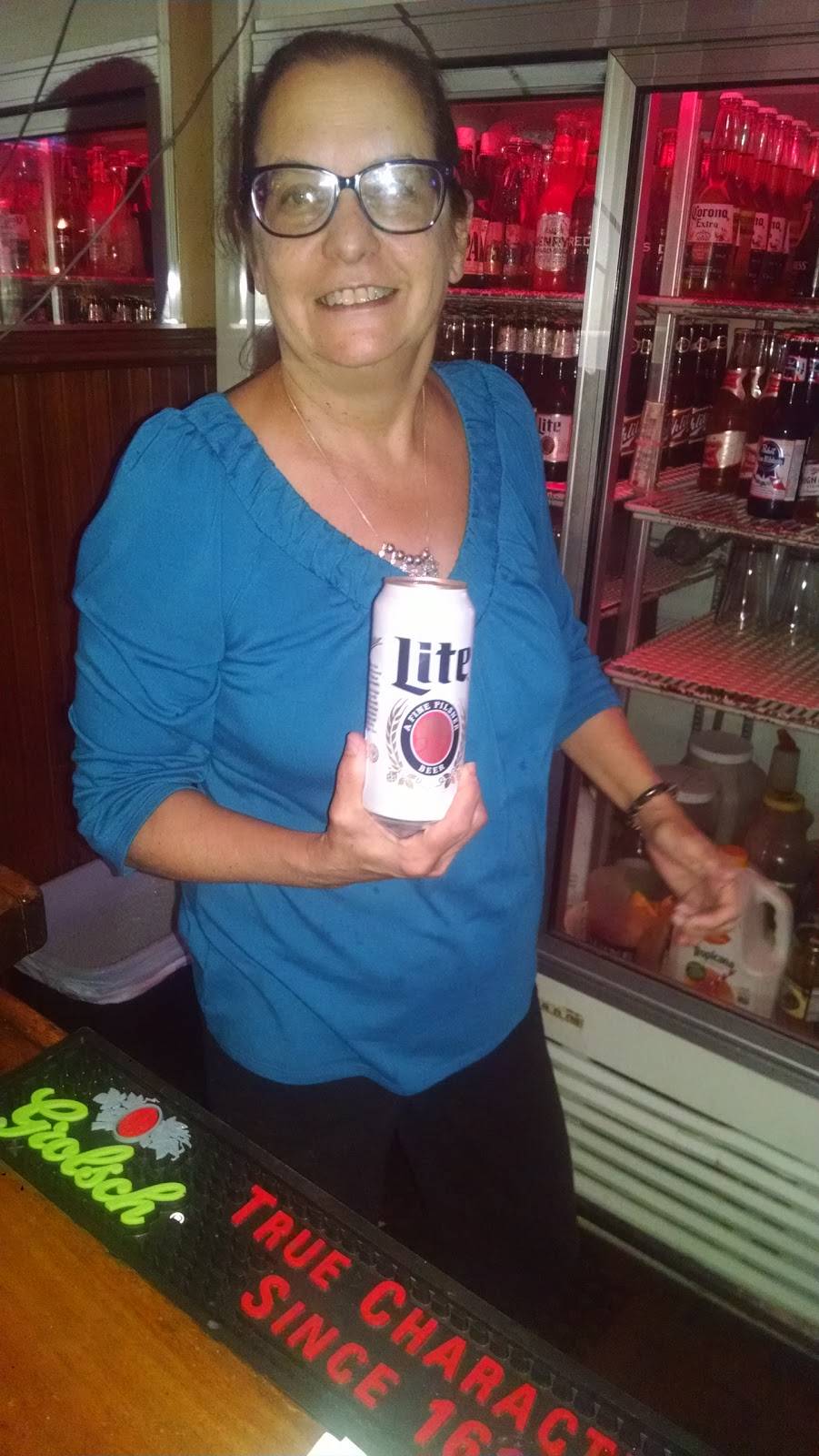 Valley Inn | restaurant | 4000 W Clybourn St, Milwaukee, WI 53208, USA | 4143441158 OR +1 414-344-1158