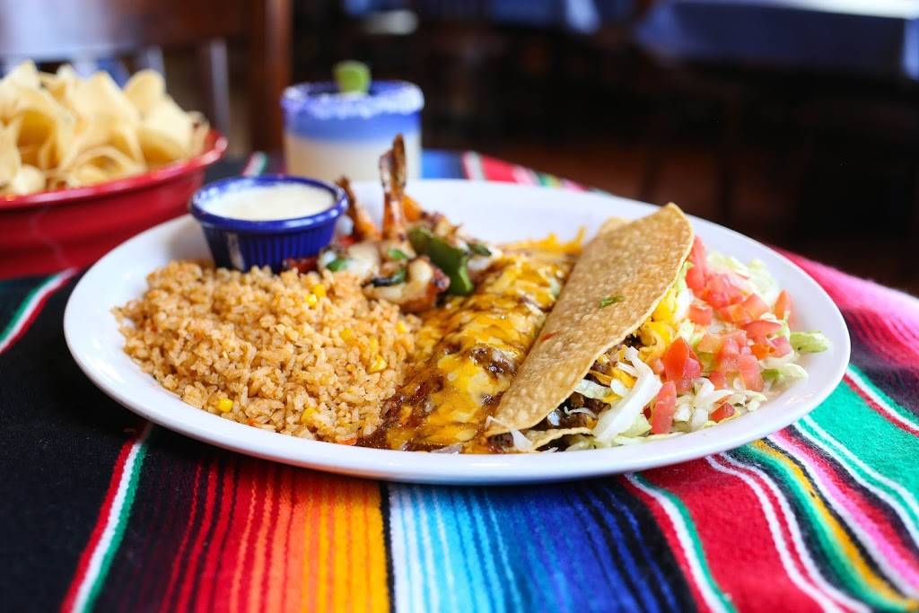 Dos Rios Mexican Bar & Grill | restaurant | 1281 N Academy Ave, New Braunfels, TX 78130, USA | 8306099556 OR +1 830-609-9556