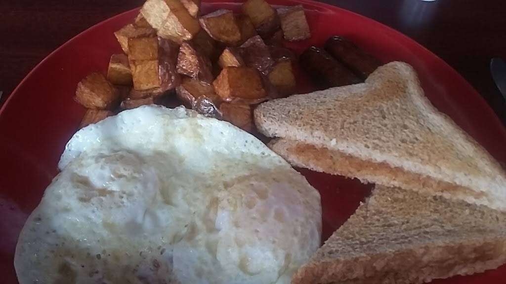 R and Ds House Divided | restaurant | 2148 University Ave, Green Bay, WI 54302, USA | 9204550722 OR +1 920-455-0722