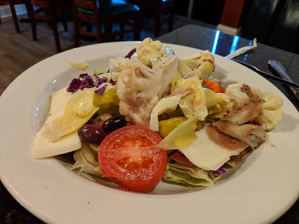 Benitos Italian Cafe and Pizzeria | restaurant | 9475 Philips Hwy, Jacksonville, FL 32256, USA | 9045380222 OR +1 904-538-0222