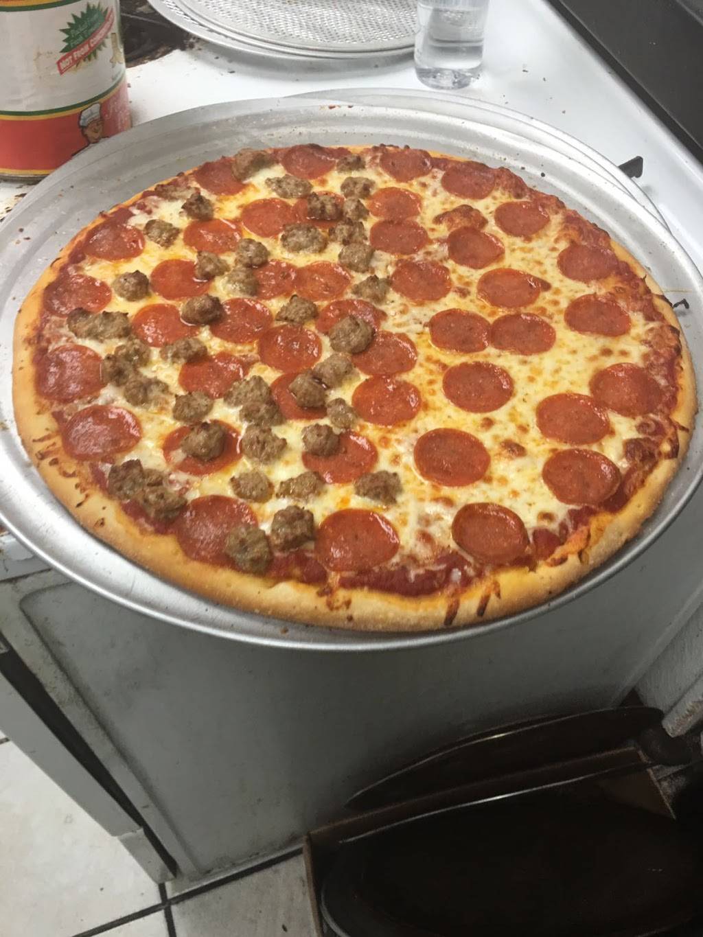 Samia Pizza | meal takeaway | 2977 W 5th Ave, Gary, IN 46404, USA | 2199771685 OR +1 219-977-1685
