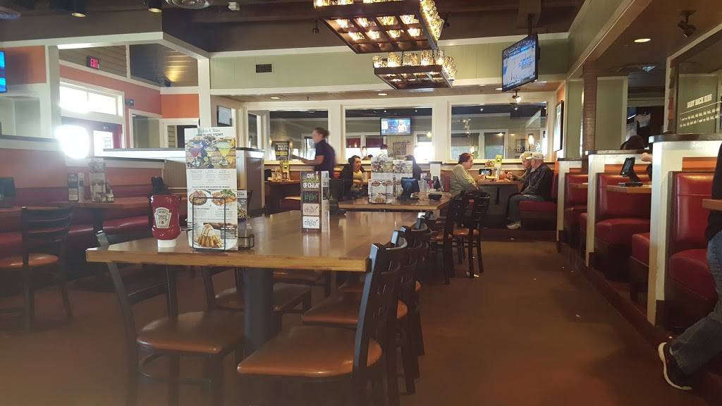 Chilis Grill & Bar | meal takeaway | 3401 Dale Rd, Modesto, CA 95356, USA | 2095265985 OR +1 209-526-5985