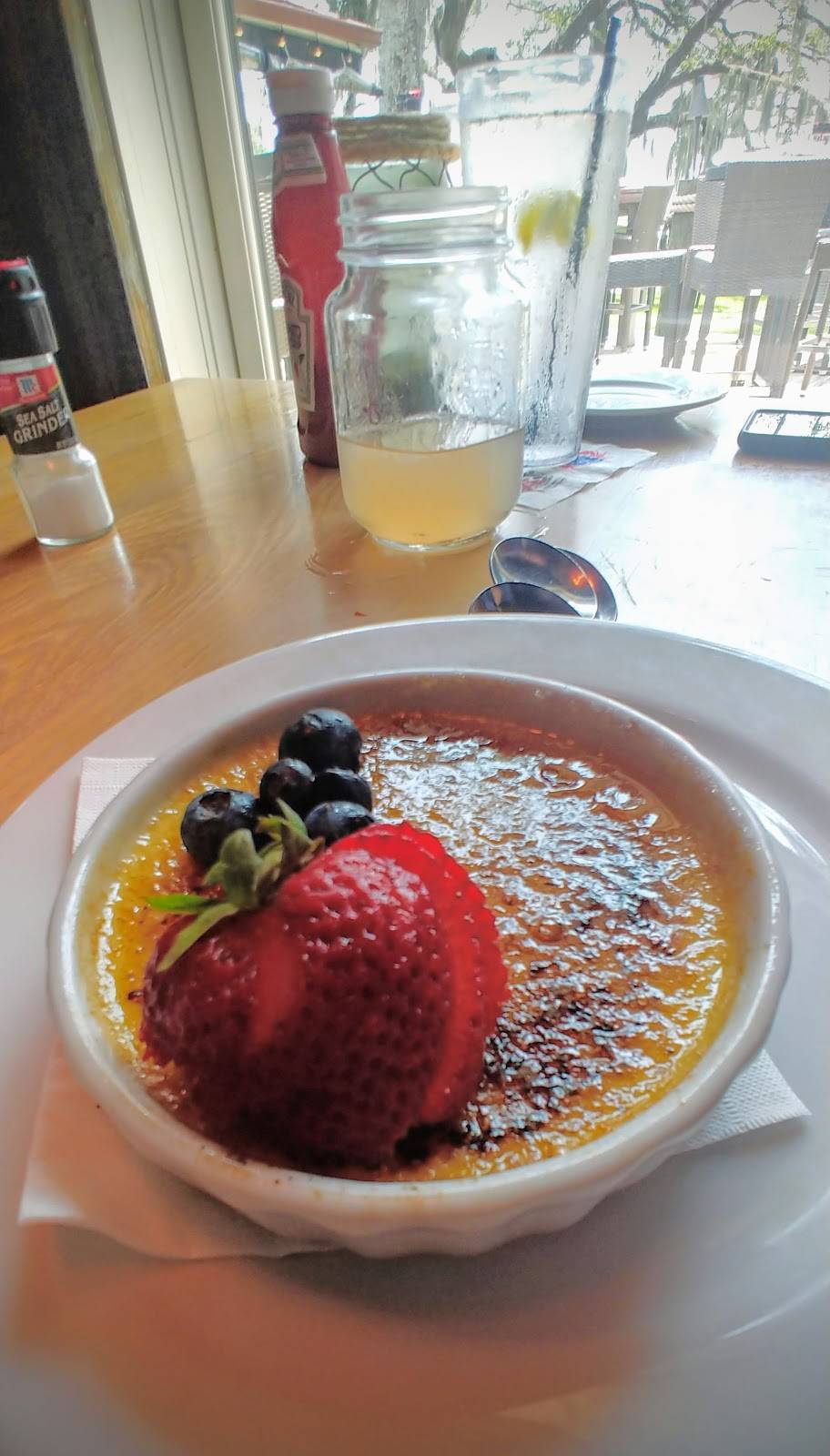 Fish camp | restaurant | 11 Simmons Rd, Hilton Head Island, SC 29926, USA | 8438422267 OR +1 843-842-2267