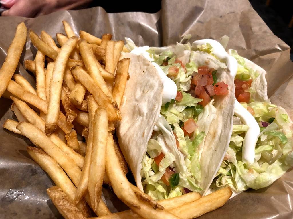 Buffalo Wild Wings | restaurant | 4015 S Dale Mabry Hwy, Tampa, FL 33611, USA | 8132527666 OR +1 813-252-7666