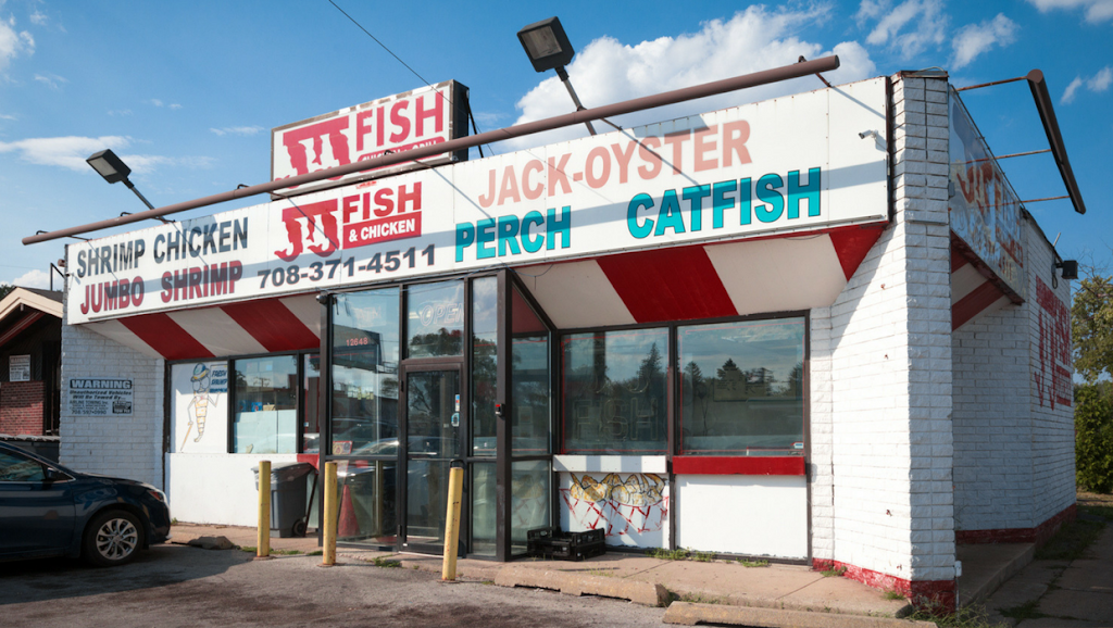 J & J Fish | restaurant | 12648 S Paulina St, Calumet Park, IL 60827, USA | 7083714511 OR +1 708-371-4511