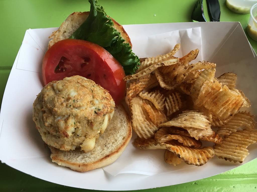 Captain Macs Fish House & Seafood Market | restaurant | 37320 Lighthouse Rd, Selbyville, DE 19975, USA | 3024362445 OR +1 302-436-2445