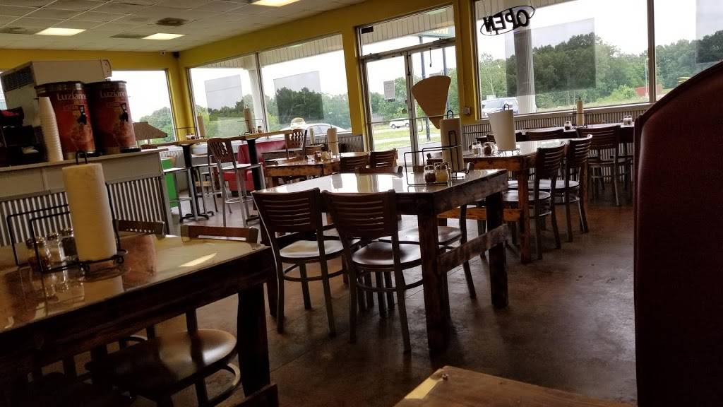 Hometown Pizza | restaurant | 1159 SuiteB N Frontage Road, Baldwyn, MS 38824, USA | 6623652822 OR +1 662-365-2822