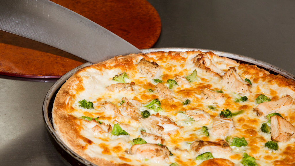 Dighton House of Pizza | restaurant | 420 Somerset Ave, North Dighton, MA 02764, USA | 5088806397 OR +1 508-880-6397