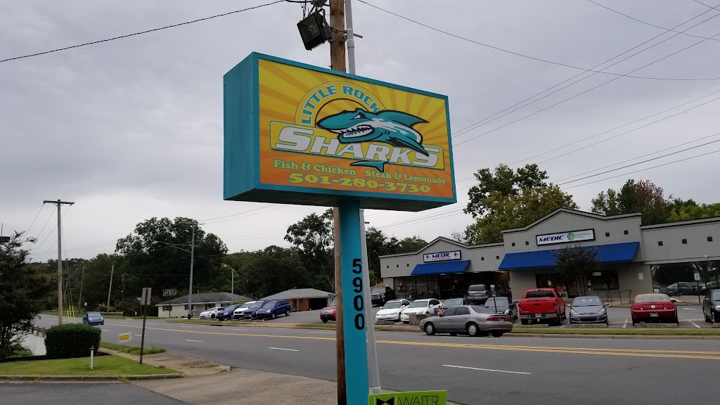 Shark’s Fish & Chicken on 12th and University | restaurant | 5900 W 12th St, Little Rock, AR 72204, USA | 5012803730 OR +1 501-280-3730