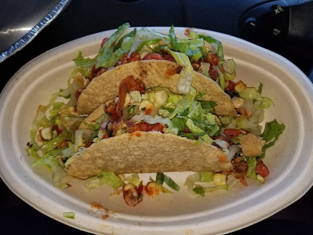 Chipotle Mexican Grill | restaurant | 1207 N Keller Dr, Effingham, IL 62401, USA | 2173473800 OR +1 217-347-3800