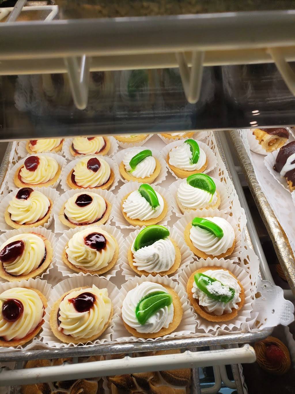 Buenos Aires Bakery & Cafe | cafe | 2208 N Flamingo Rd, Pembroke Pines, FL 33028, USA | 9544994604 OR +1 954-499-4604