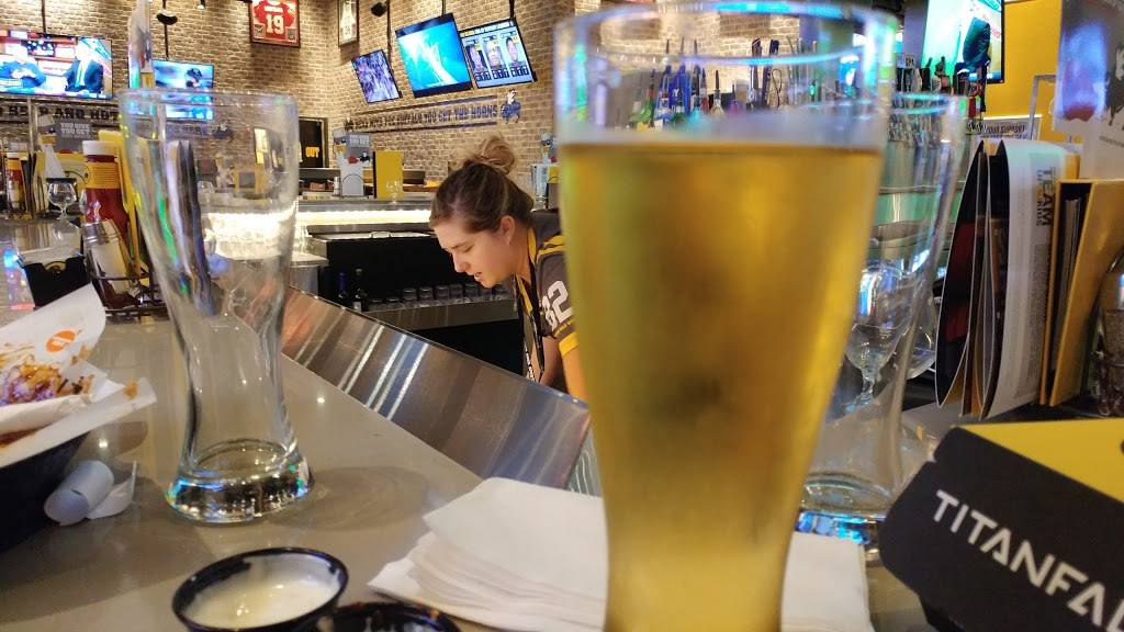 Buffalo Wild Wings | meal takeaway | 2624 Iowa St Suite A, Lawrence, KS 66046, USA | 7858651616 OR +1 785-865-1616