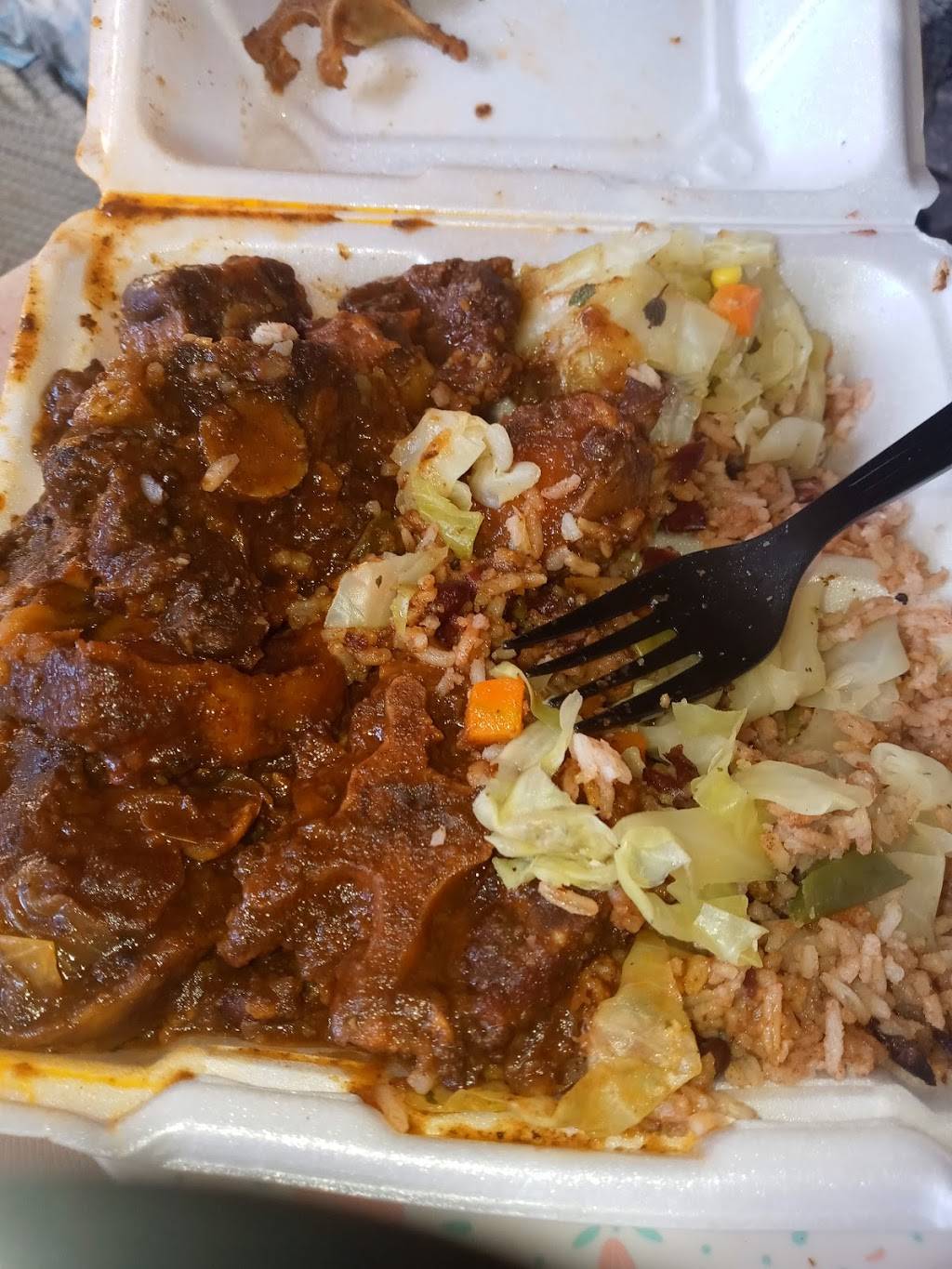 Yaad Food Bar & Grill | restaurant | 66 Cabot St, Chicopee, MA 01013, USA | 4133313231 OR +1 413-331-3231