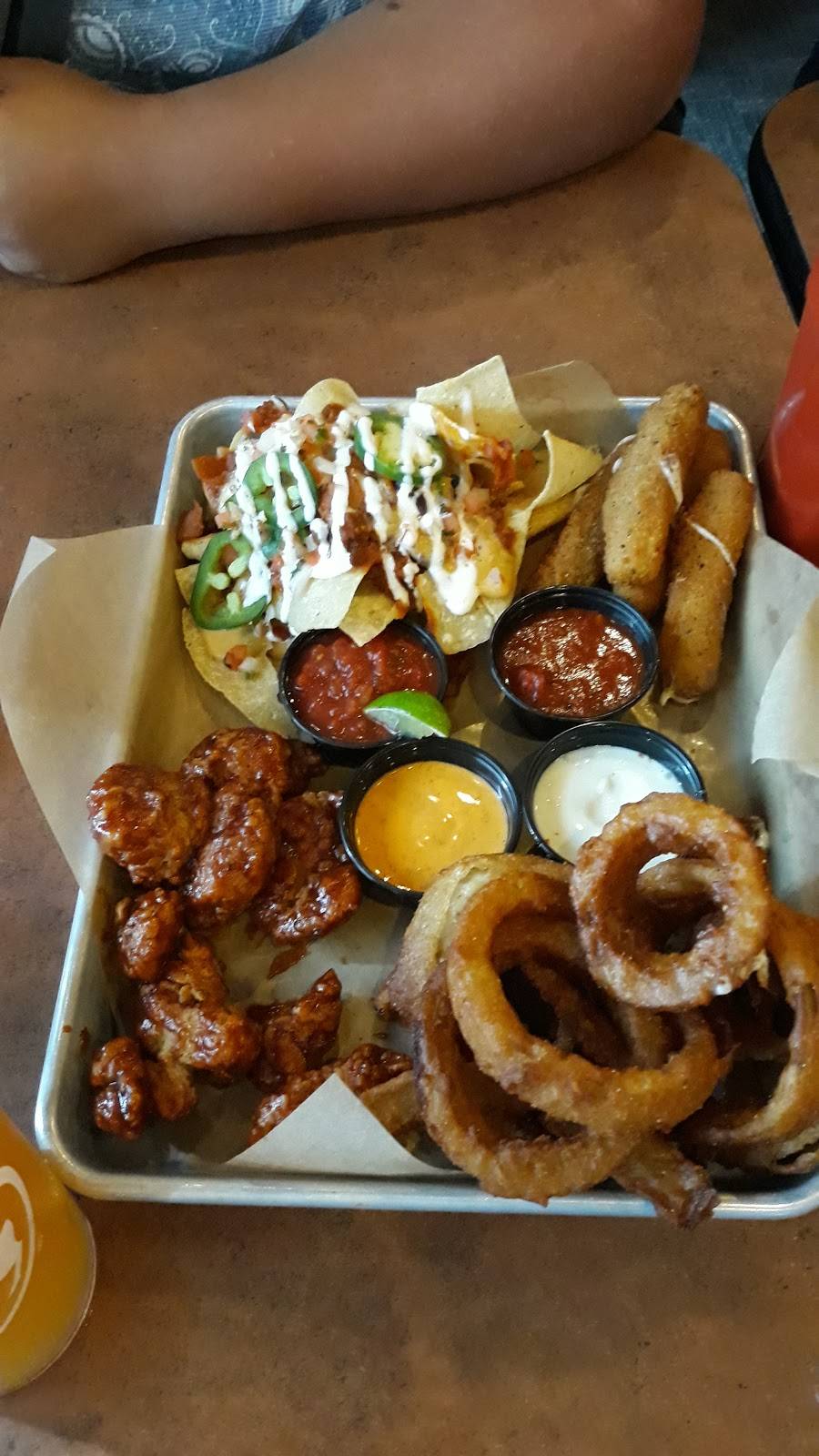 Buffalo Wild Wings | meal takeaway | 2005 S 320th St, Federal Way, WA 98063, USA | 2535297862 OR +1 253-529-7862