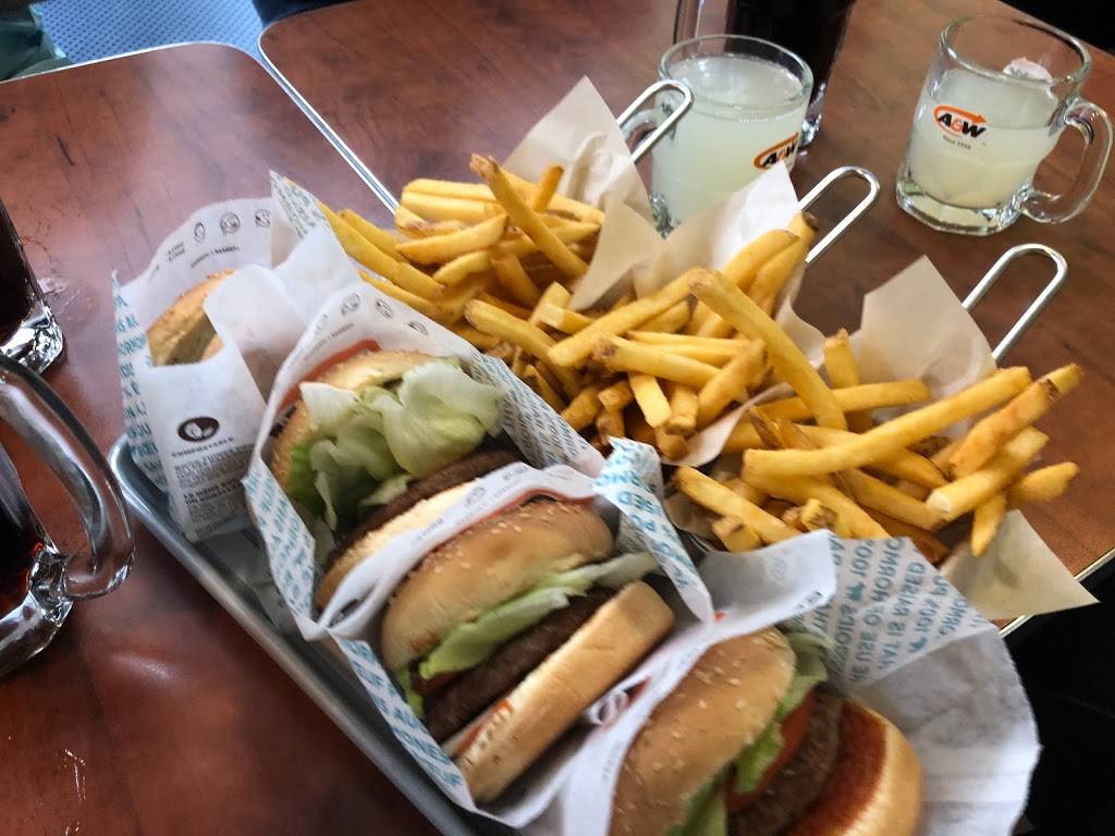A&W Canada | restaurant | 221 Glendale Ave, St. Catharines, ON L2T 4C4, Canada | 9056410001 OR +1 905-641-0001
