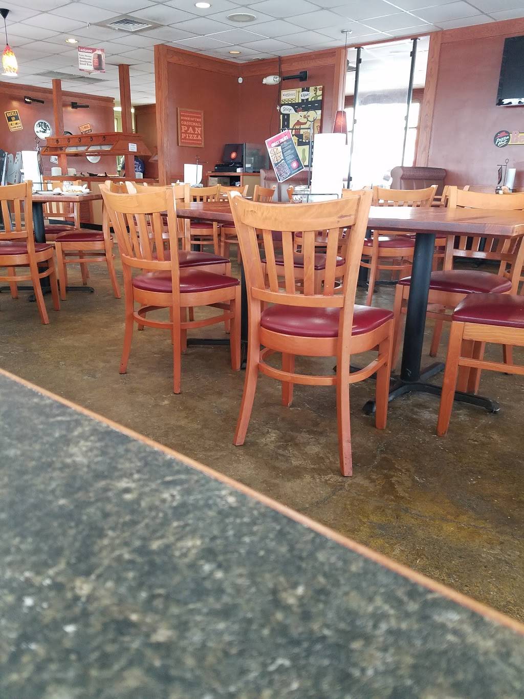 Pizza Hut | meal delivery | 2735 W Wheeler Ave, Aransas Pass, TX 78336, USA | 3617582813 OR +1 361-758-2813