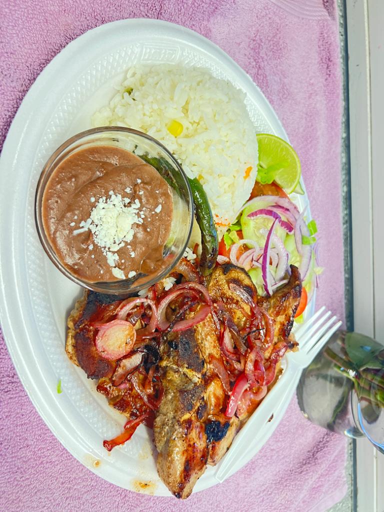 Pupuseria la guanaquita de los hermanos flores | restaurant | Fort Myers, Key West Ferry, Fort Myers Beach, FL 33901, USA | 2396673773 OR +1 239-667-3773