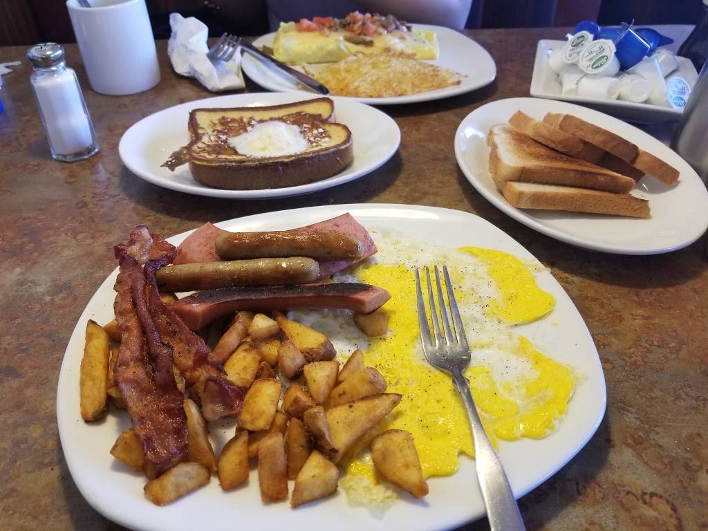 Perkins | restaurant | 585 N Barker Rd, Brookfield, WI 53045, USA | 2627981061 OR +1 262-798-1061