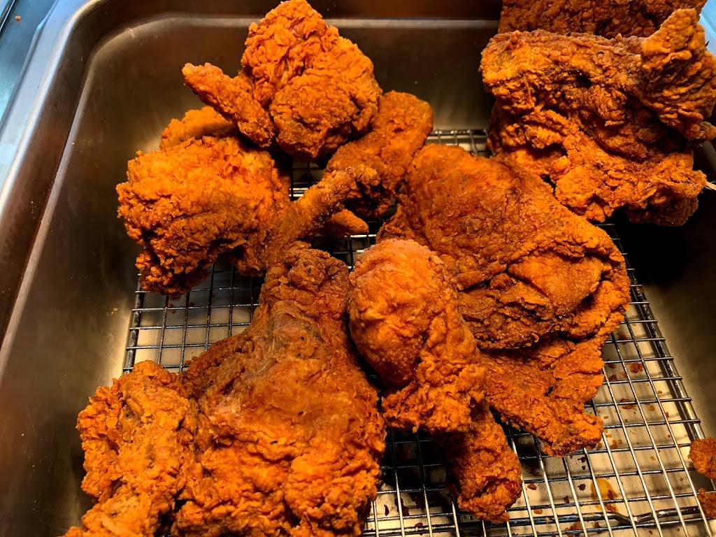 Louisiana Famous Fried Chicken | restaurant | 1515 S Vine Ave, Tyler, TX 75701, USA | 9036305528 OR +1 903-630-5528