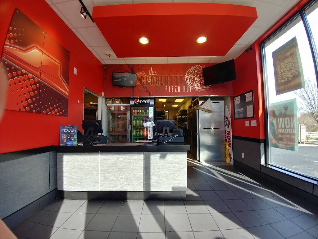 Pizza Hut | restaurant | 850 Chancellor Park Dr, Charlotte, NC 28213, USA | 7045979300 OR +1 704-597-9300