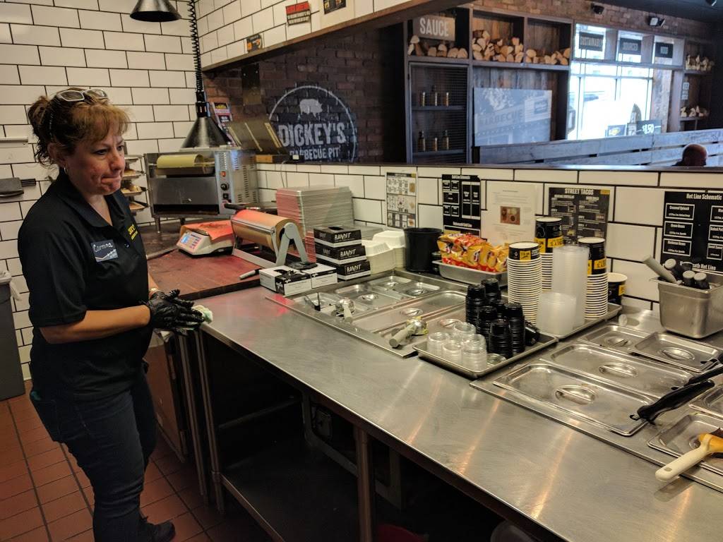 Dickeys Barbecue Pit | restaurant | 2525 Wycliff Ave, Dallas, TX 75219, USA | 2147800999 OR +1 214-780-0999