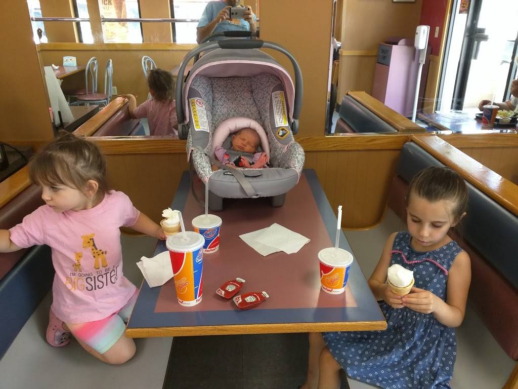 Dairy Queen | restaurant | 154 W Main St, Bridgeport, WV 26330, USA | 3048425906 OR +1 304-842-5906