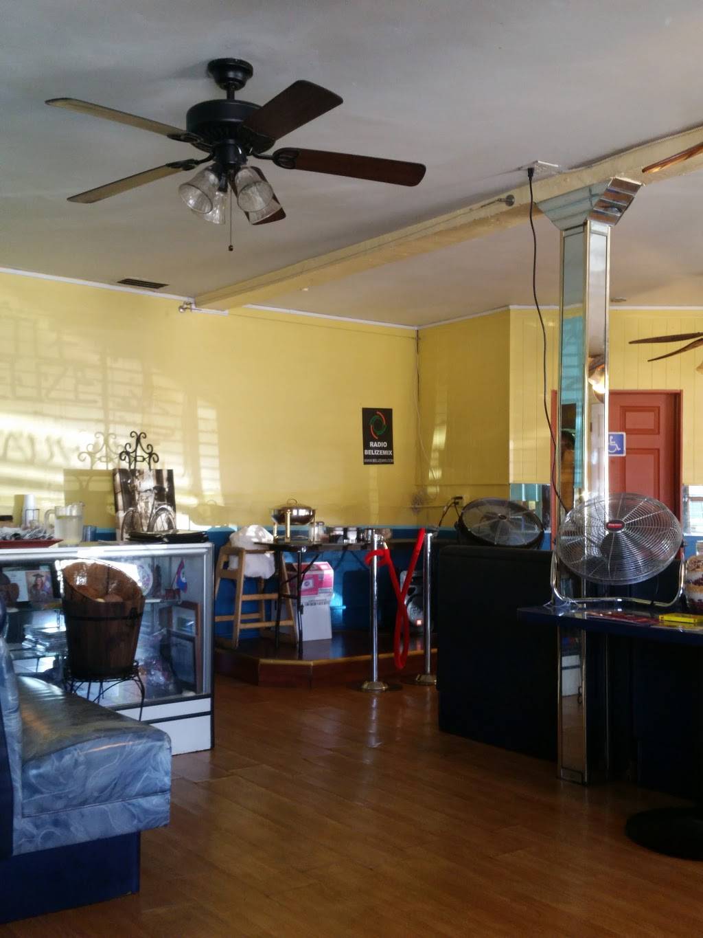 Little Belize | restaurant | 217 E Nutwood St, Inglewood, CA 90301, USA | 3106740696 OR +1 310-674-0696