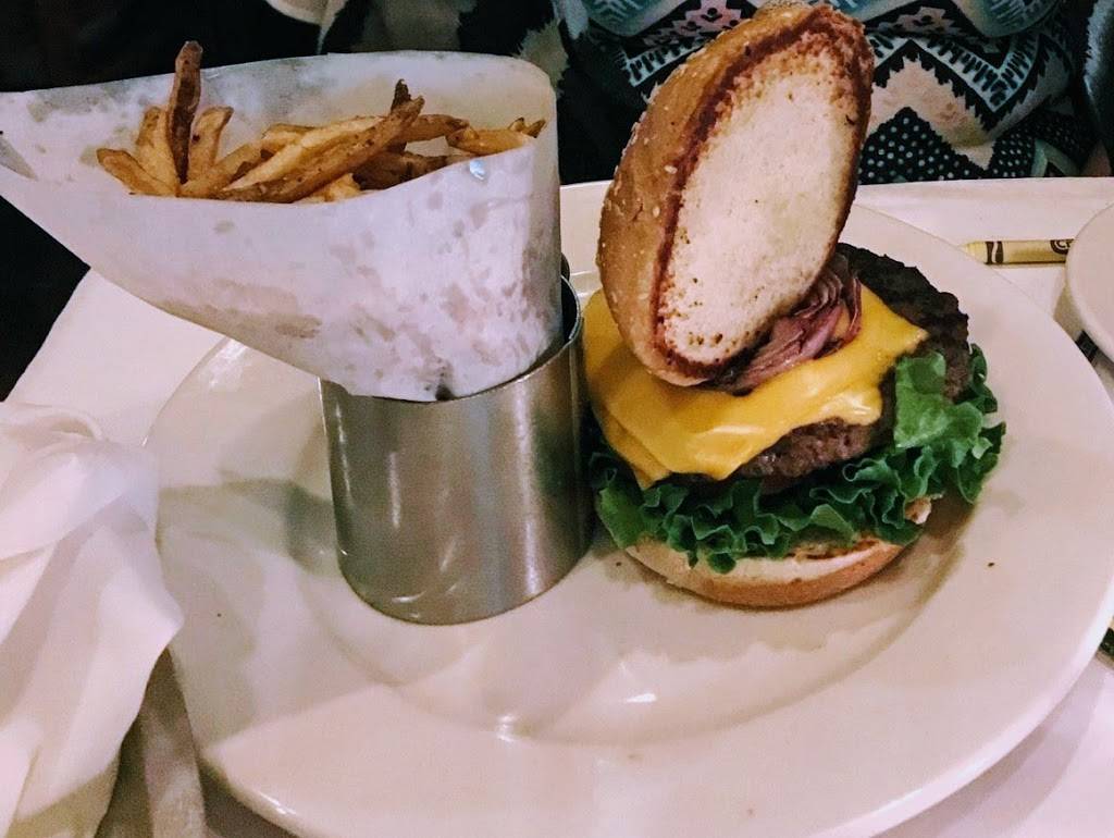 The Clubhouse Oak Brook | restaurant | 298 Oakbrook Center, Oak Brook, IL 60523, USA | 6304720600 OR +1 630-472-0600