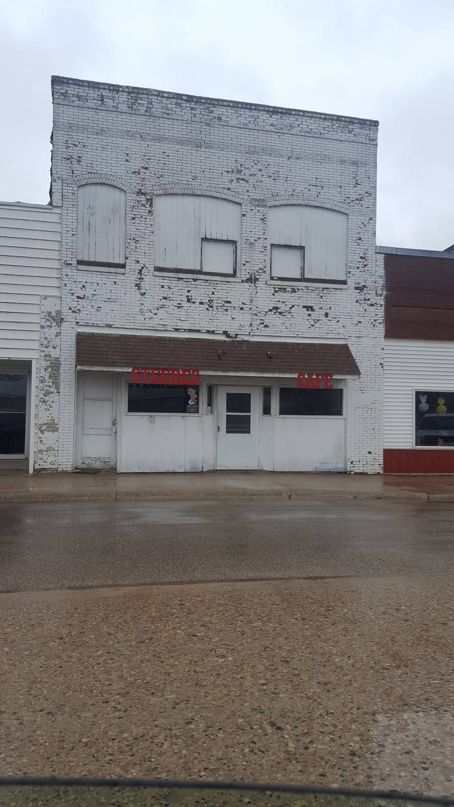 Steeres Country Cafe | restaurant | 109 N 2nd St, Greene, IA 50636, USA | 6418165834 OR +1 641-816-5834