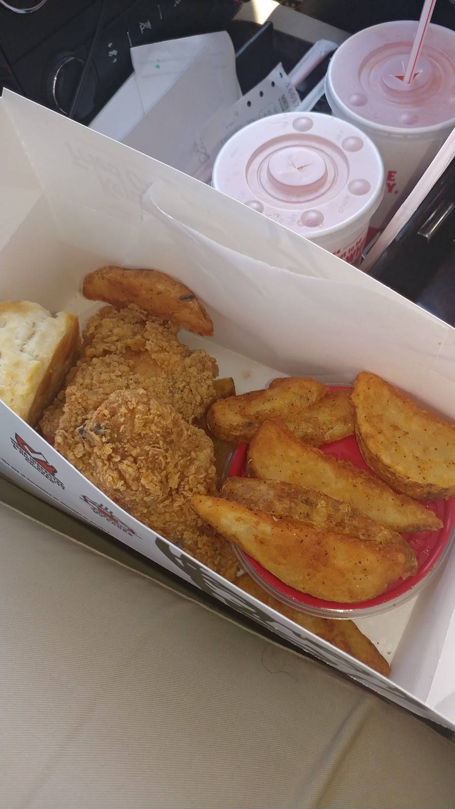 KFC | restaurant | 9690 Perkins Rd, Baton Rouge, LA 70810, USA | 2257660807 OR +1 225-766-0807