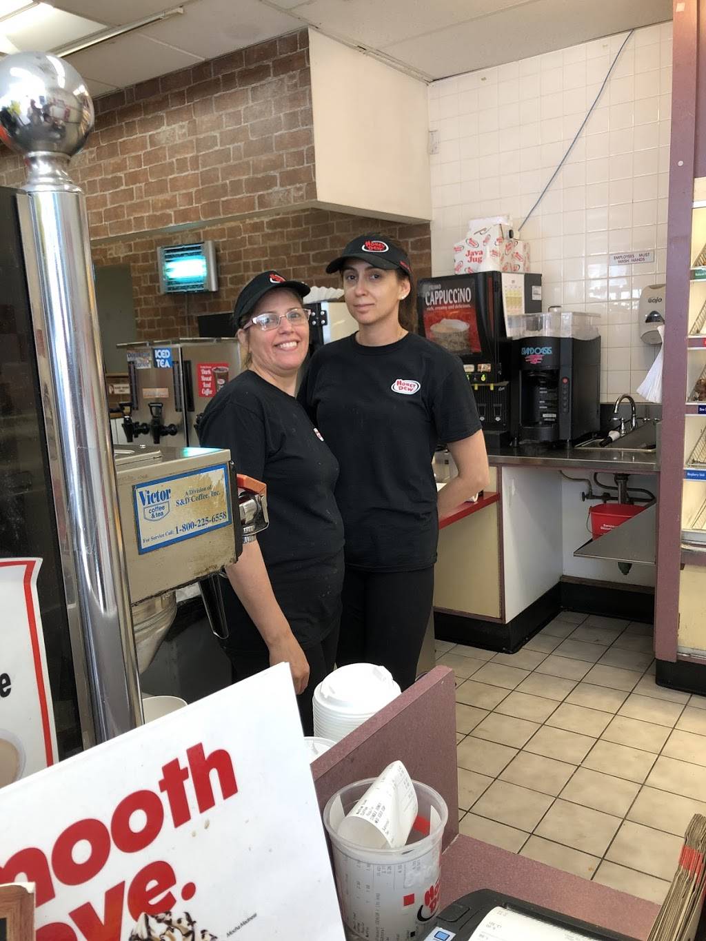 Honey Dew Donuts | bakery | 2 Shirley St, Winthrop, MA 02152, USA | 6175399090 OR +1 617-539-9090