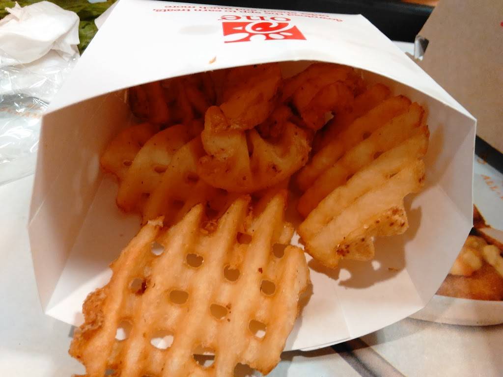 Chick-fil-A | restaurant | 148 Melody Farms Rd, Barboursville, WV 25504, USA | 3047334850 OR +1 304-733-4850