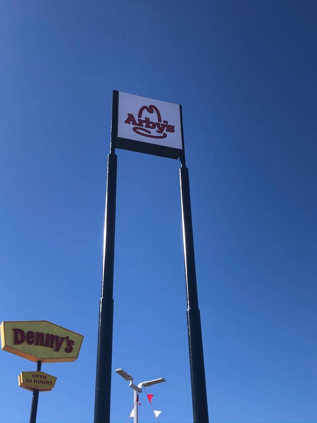 Arbys | meal takeaway | 2002 SW Military Dr, San Antonio, TX 78224, USA | 2103340065 OR +1 210-334-0065