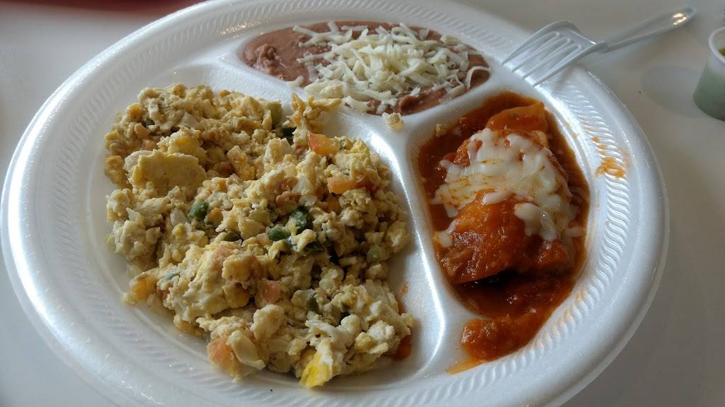 La Nueva Puntada | restaurant | 317 E Pioneer Pkwy, Grand Prairie, TX 75051, USA | 9722662332 OR +1 972-266-2332