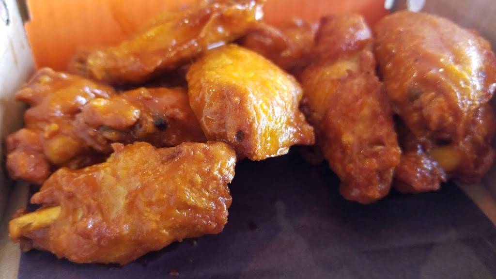 Pizza Pizza | meal delivery | 181 Toronto Rd, Port Hope, ON L1A 3V5, Canada | 9058851111 OR +1 905-885-1111