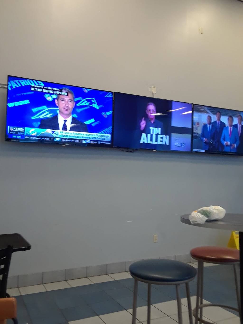 Subway Restaurants | restaurant | 6150 Interstate Hwy 10, Exit 601, Sun Mart, Seguin, TX 78155, USA | 8304202234 OR +1 830-420-2234