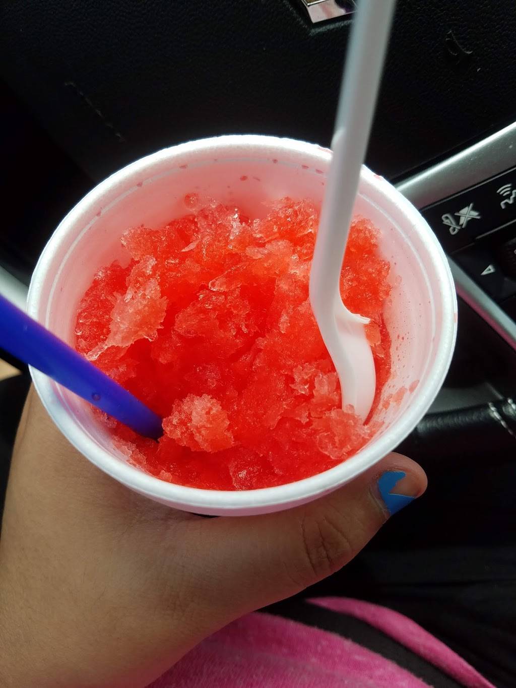 SnoDogs Hawaiian Shave Ice & Food | restaurant | 3631 S Main St #105, Pearland, TX 77581, USA | 8327369151 OR +1 832-736-9151
