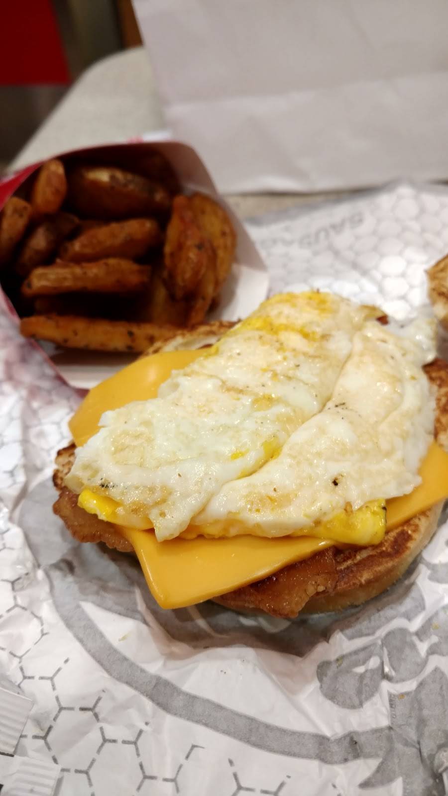 Wendys | restaurant | Dma/Mcnamara, 2506 Worldgateway Pl, Detroit, MI 48242, USA | 7342290610 OR +1 734-229-0610