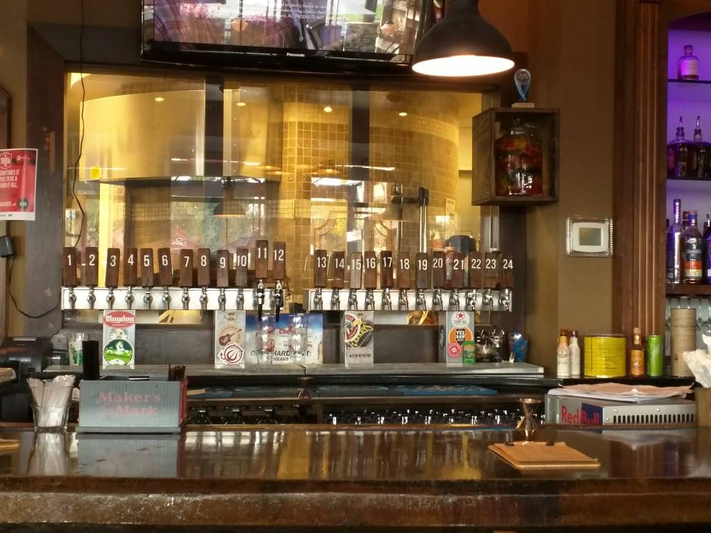 West Hills Flats & Taps | restaurant | 7403 Kingston Pike, Knoxville, TN 37919, USA | 8654445147 OR +1 865-444-5147