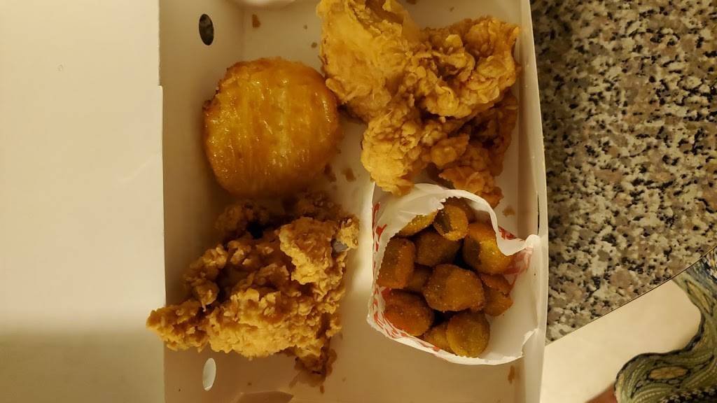 Churchs Chicken | restaurant | 6234 W Colonial Dr, Orlando, FL 32808, USA | 4072932511 OR +1 407-293-2511