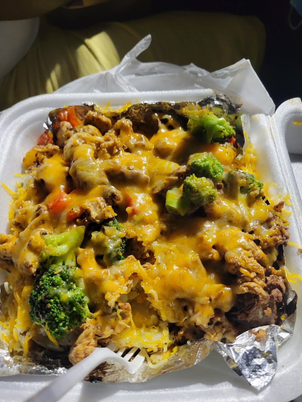 5 Mile Grill | restaurant | 14300 Fenkell Ave, Detroit, MI 48227, USA | 3136530939 OR +1 313-653-0939