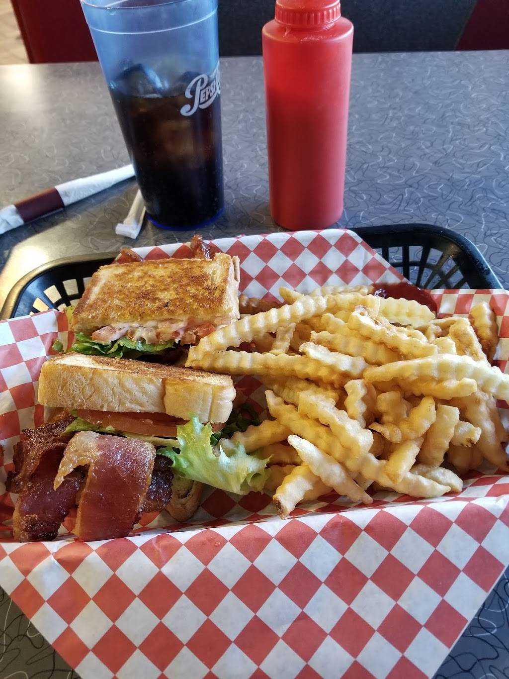 The Knuckle Sandwich | restaurant | 9500 IN-144, Martinsville, IN 46151, USA | 3174225767 OR +1 317-422-5767