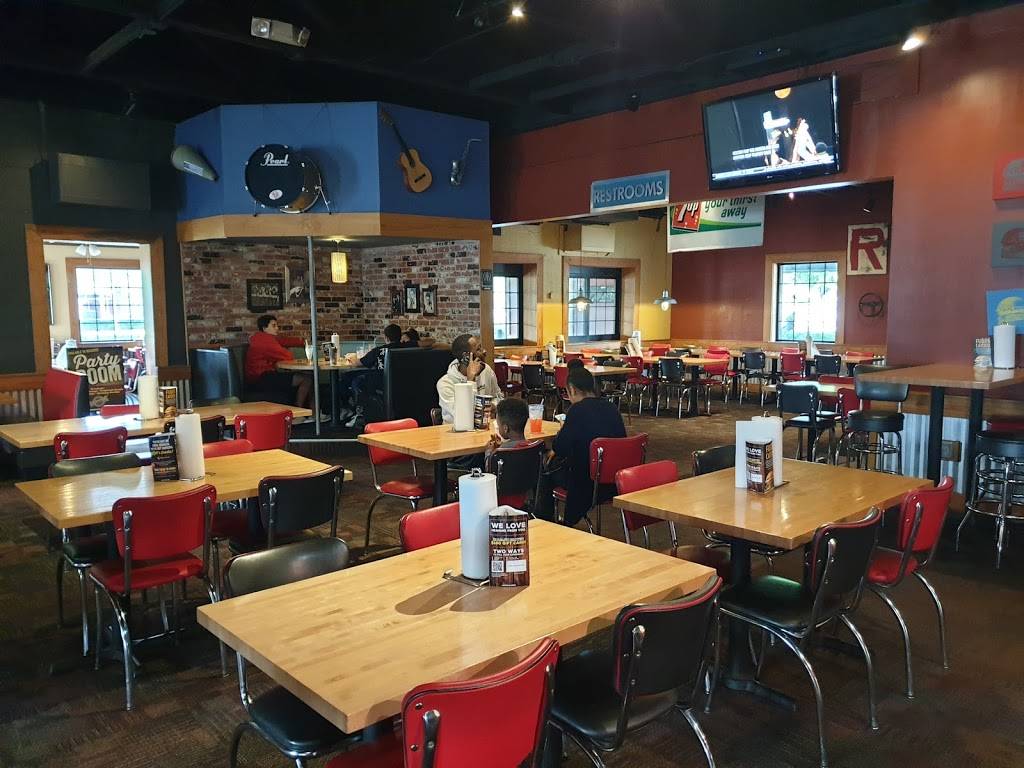 Fuddruckers | restaurant | 25407 Bell Patna Dr, Katy, TX 77494, USA | 2816447616 OR +1 281-644-7616