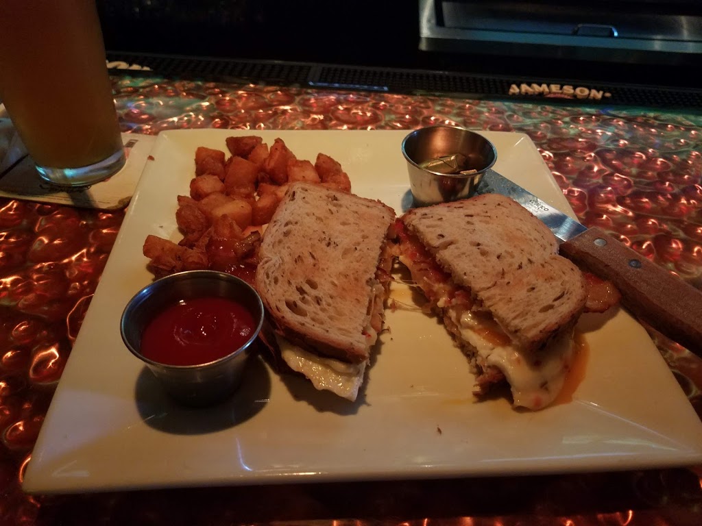 Stout Bar & Grill | restaurant | 3419 N Andrews Ave, Fort Lauderdale, FL 33309, USA | 7542235678 OR +1 754-223-5678