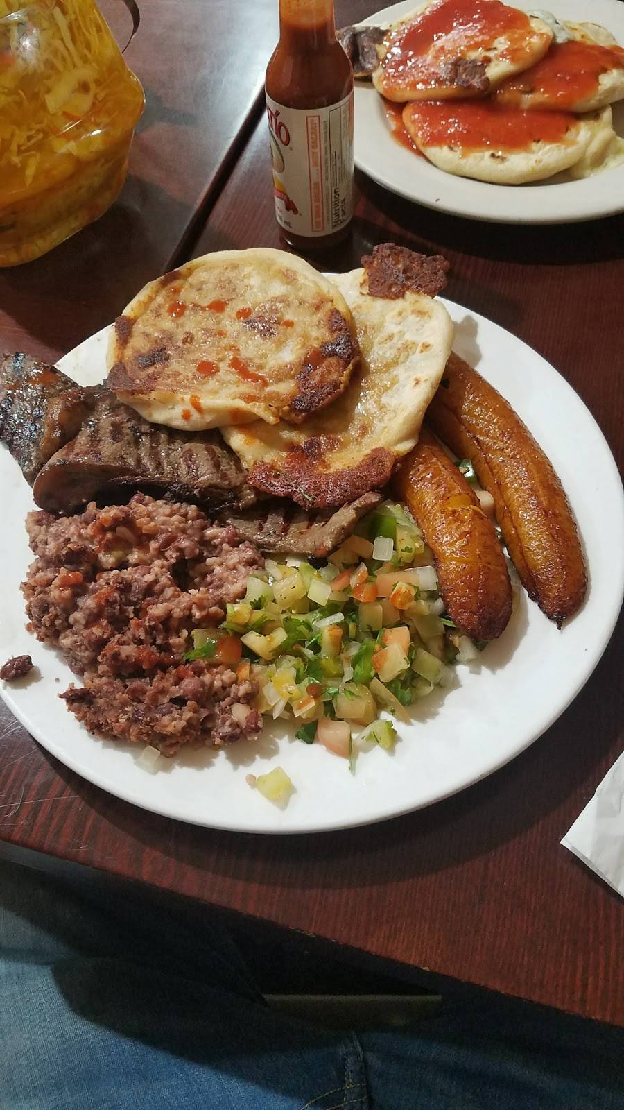 La Pupusa Loca | restaurant | 285 S Broadway, Yonkers, NY 10705, USA | 9143761437 OR +1 914-376-1437