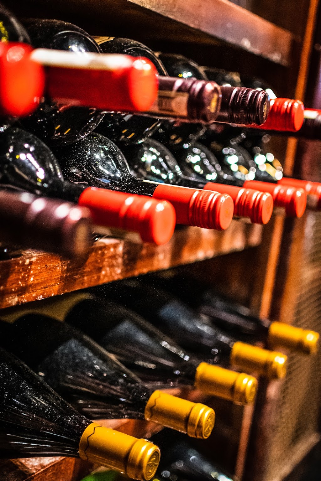 A Mano Italian Ristorante | meal delivery | 5901 4th St N, St. Petersburg, FL 33703, USA | 7275262400 OR +1 727-526-2400