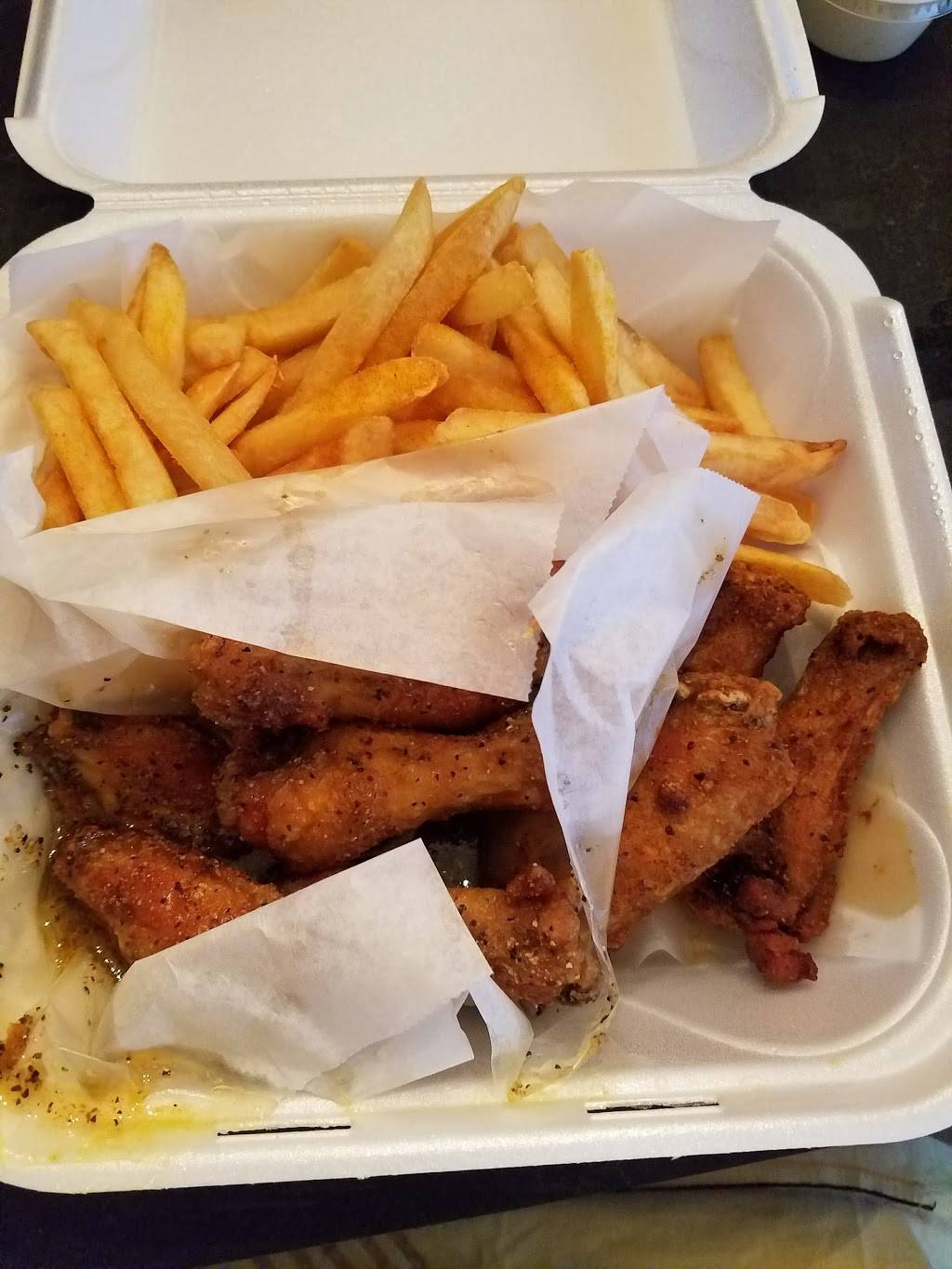 Wings & Seafood | restaurant | 5623 38th St, Indianapolis, IN 46254, USA | 3173873555 OR +1 317-387-3555